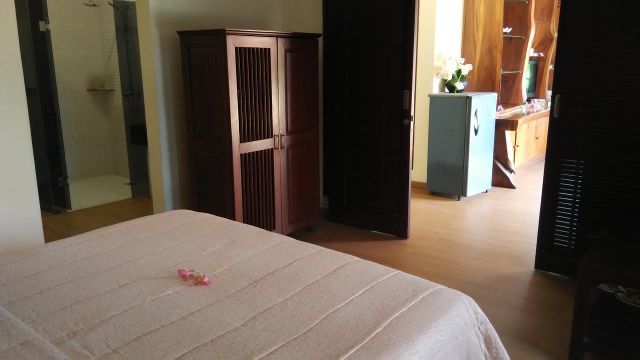Hotel Melamun Ловина Экстерьер фото