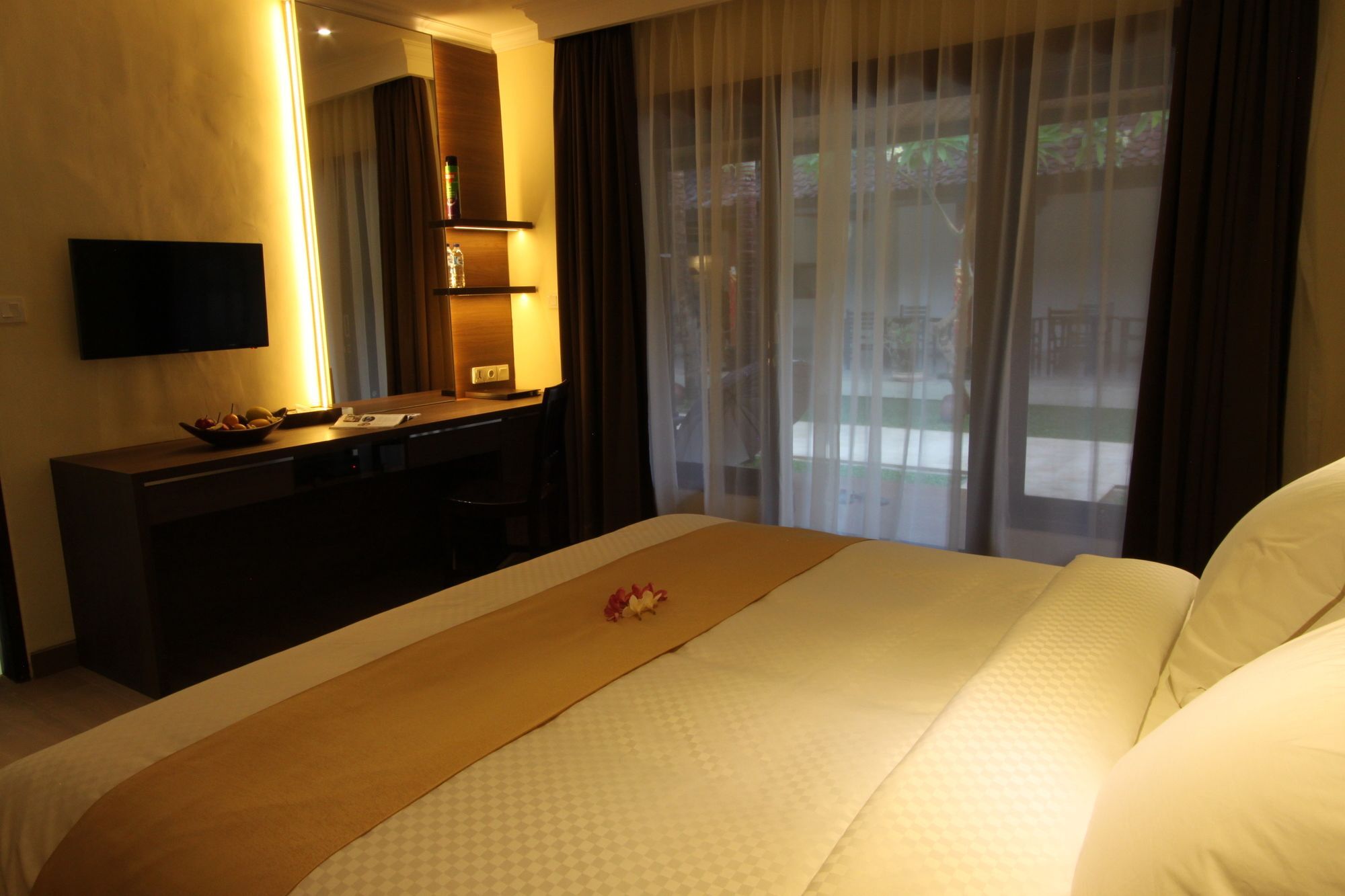 Hotel Melamun Ловина Экстерьер фото
